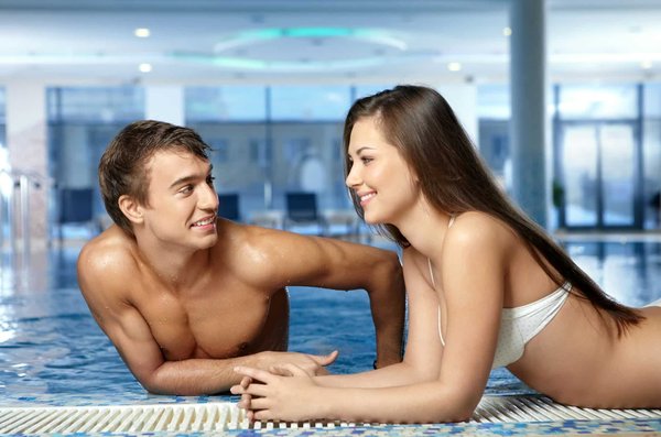 How do you properly execute a torque test on the engine of a UK car?